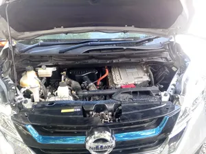Nissan Serena 2019 Silver