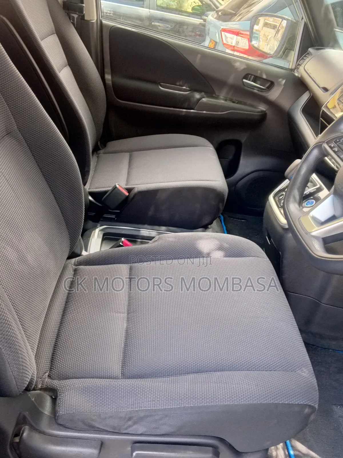 Nissan Serena 2019 Silver