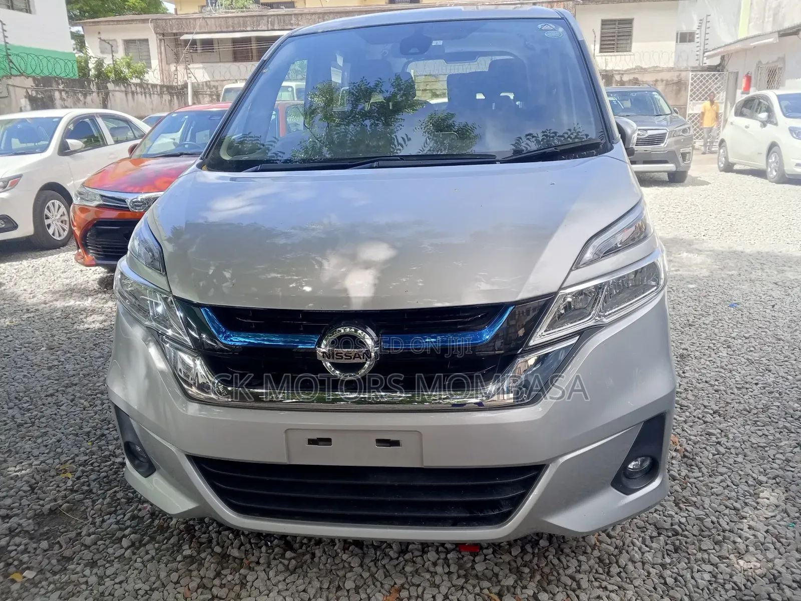 Nissan Serena 2019 Silver