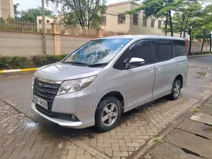 Toyota Noah 2015 Silver
