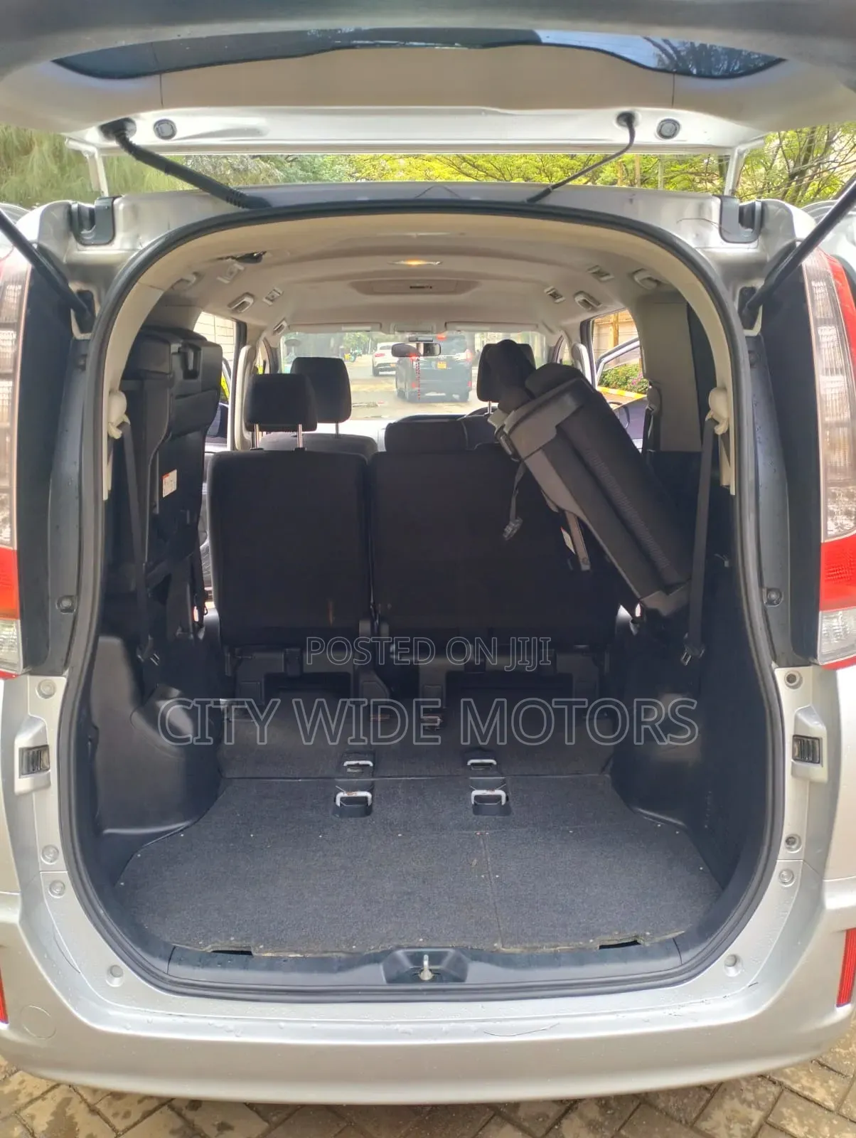 Toyota Noah 2015 Silver