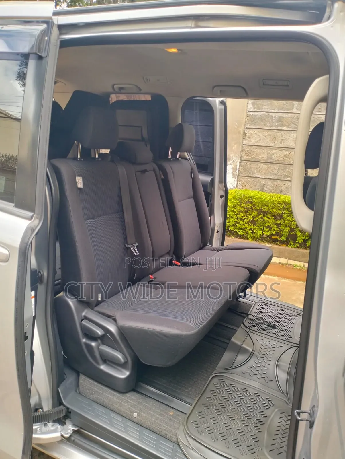 Toyota Noah 2015 Silver