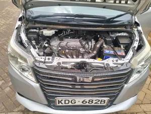 Toyota Noah 2015 Silver