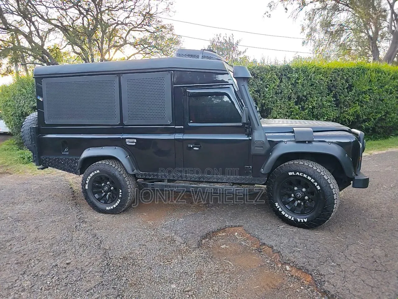 Land Rover Defender 2004 Black