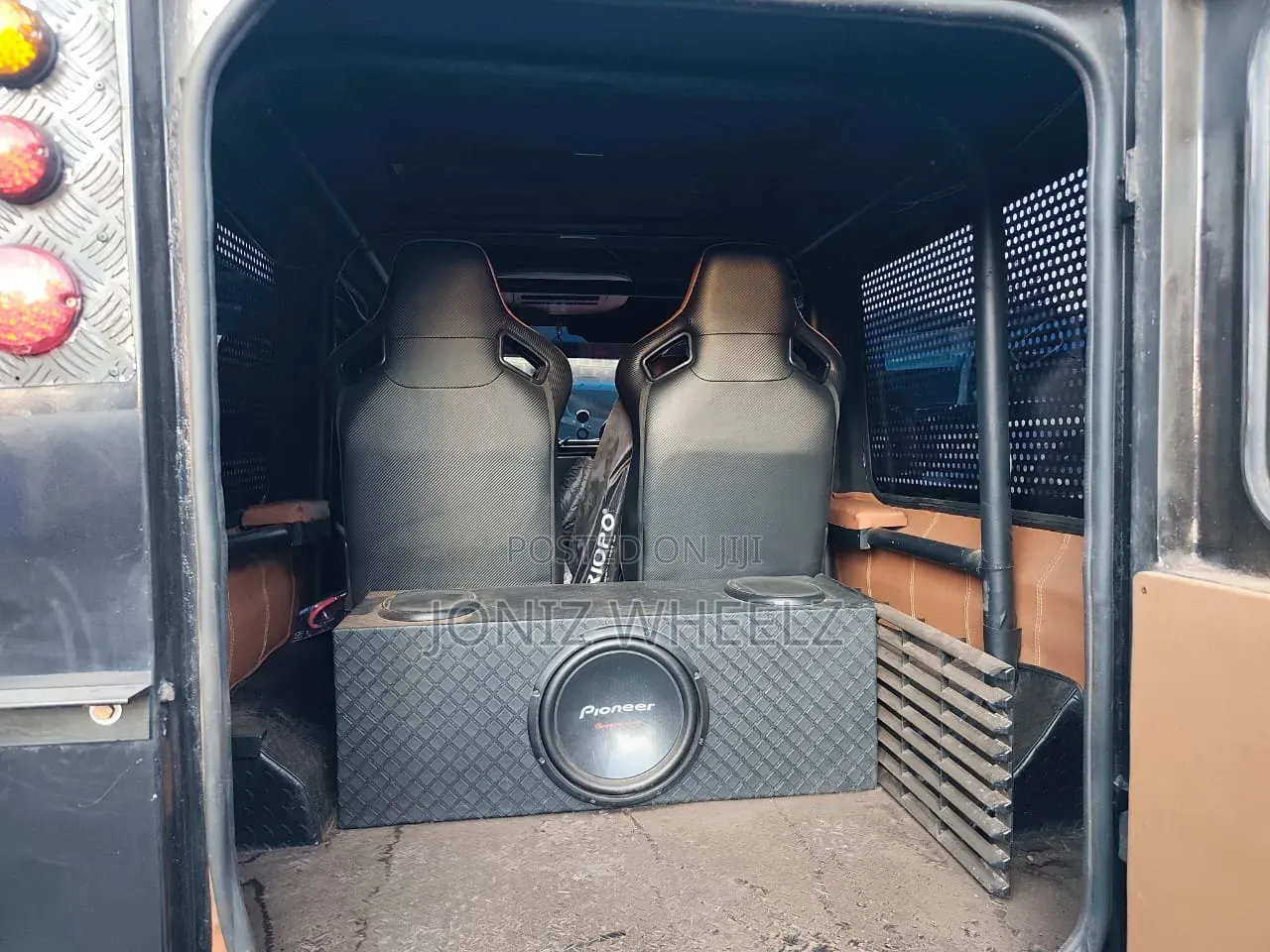 Land Rover Defender 2004 Black