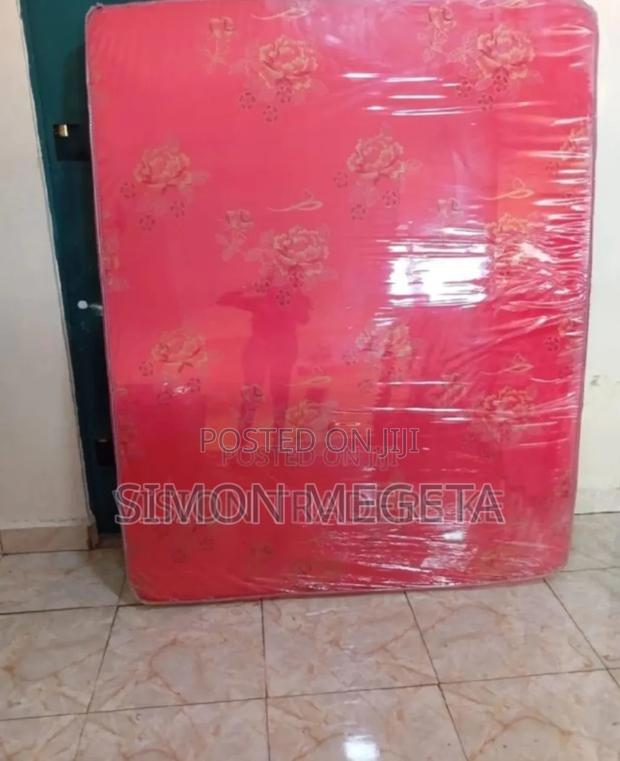 Colour Red Mattress 6*6 6inches