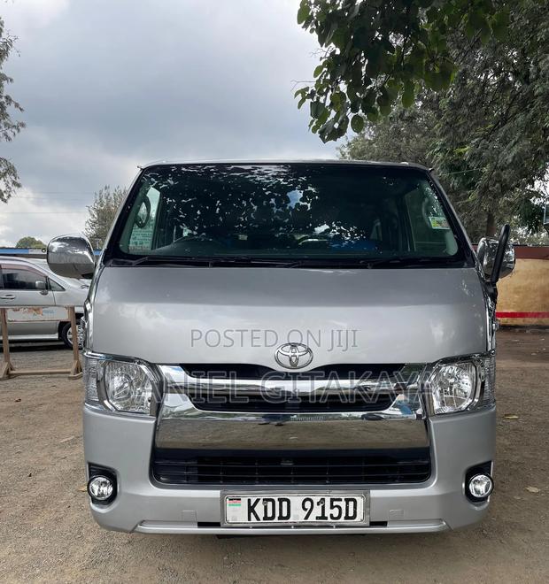 Toyota HiAce 2014 Silver