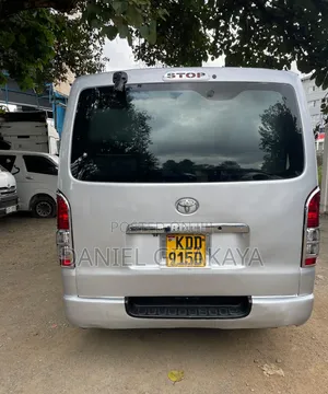 Toyota HiAce 2014 Silver