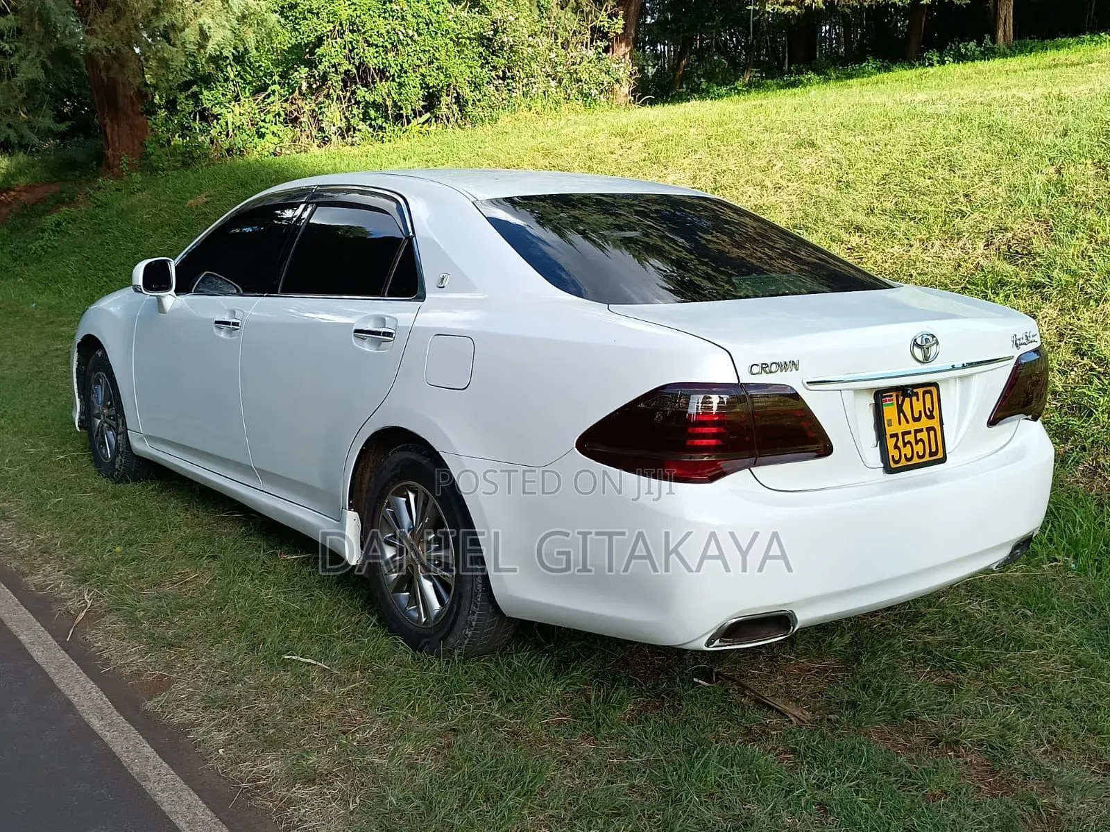 Toyota Crown 2012 White