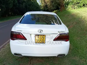 Toyota Crown 2012 White