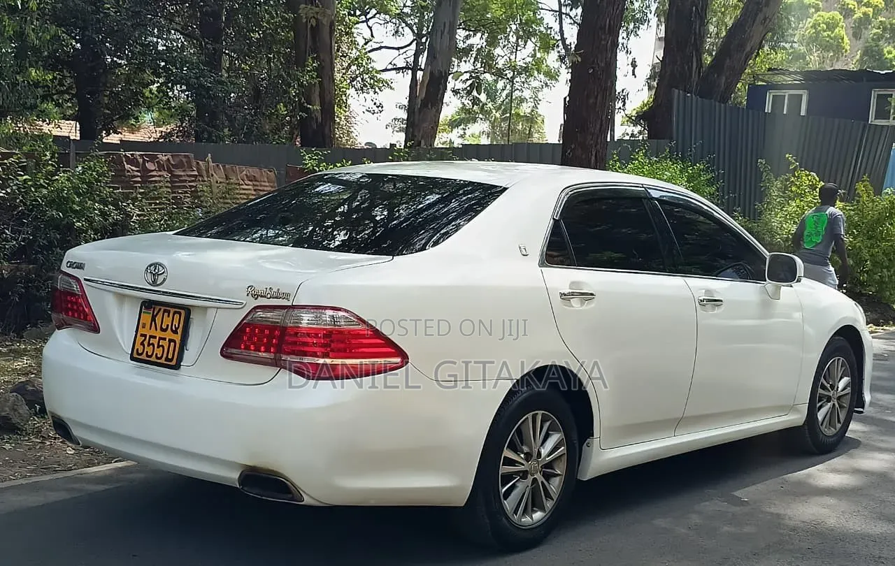 Toyota Crown 2012 White