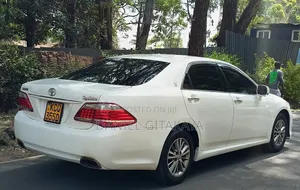 Toyota Crown 2012 White