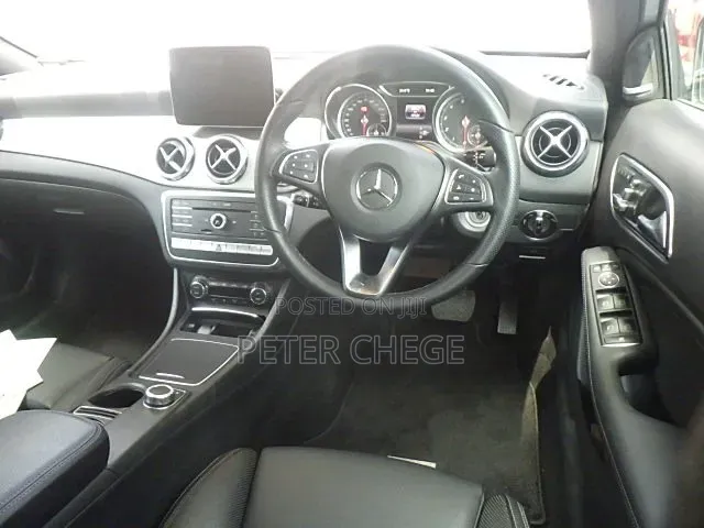 Mercedes-Benz GLA 250 2019 Silver