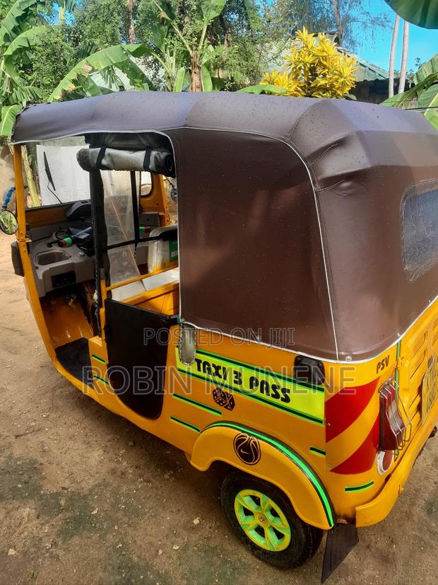 Bajaj RE 2020 Yellow - thumbnail 2