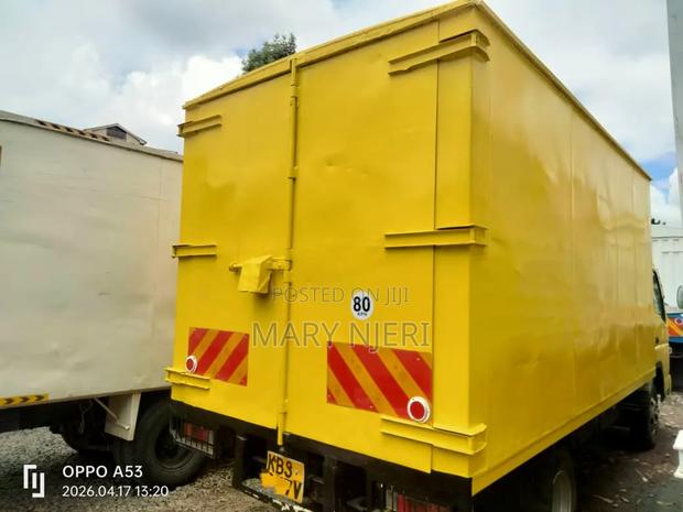Mitsubishi Canter Truck - thumbnail 7