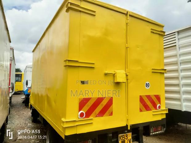 Mitsubishi Canter Truck - thumbnail 6