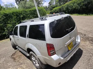 Nissan Pathfinder 2013 Silver
