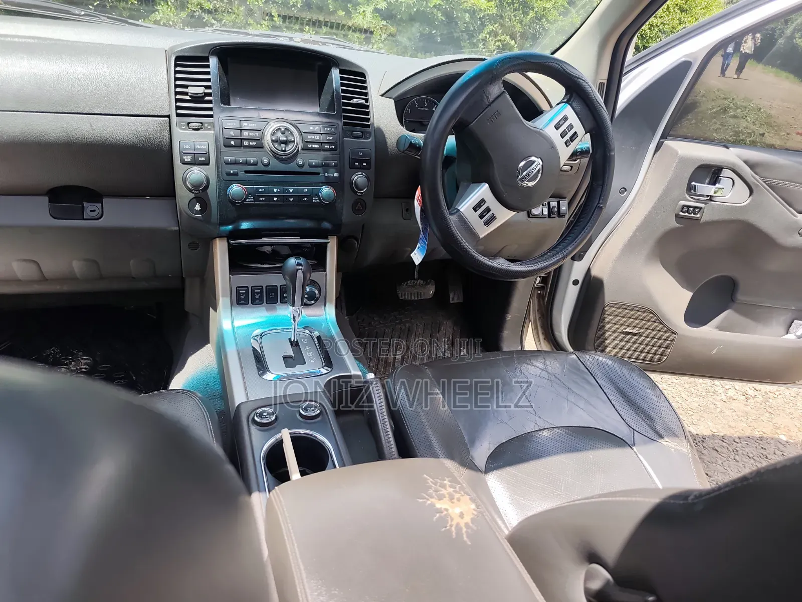Nissan Pathfinder 2013 Silver