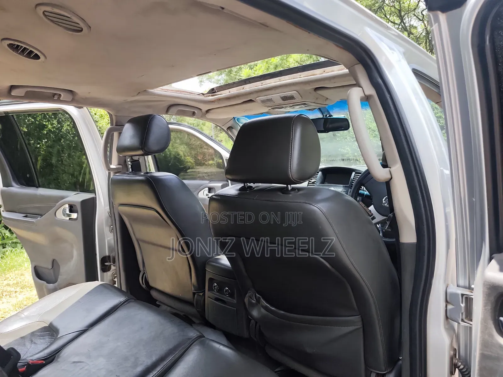 Nissan Pathfinder 2013 Silver