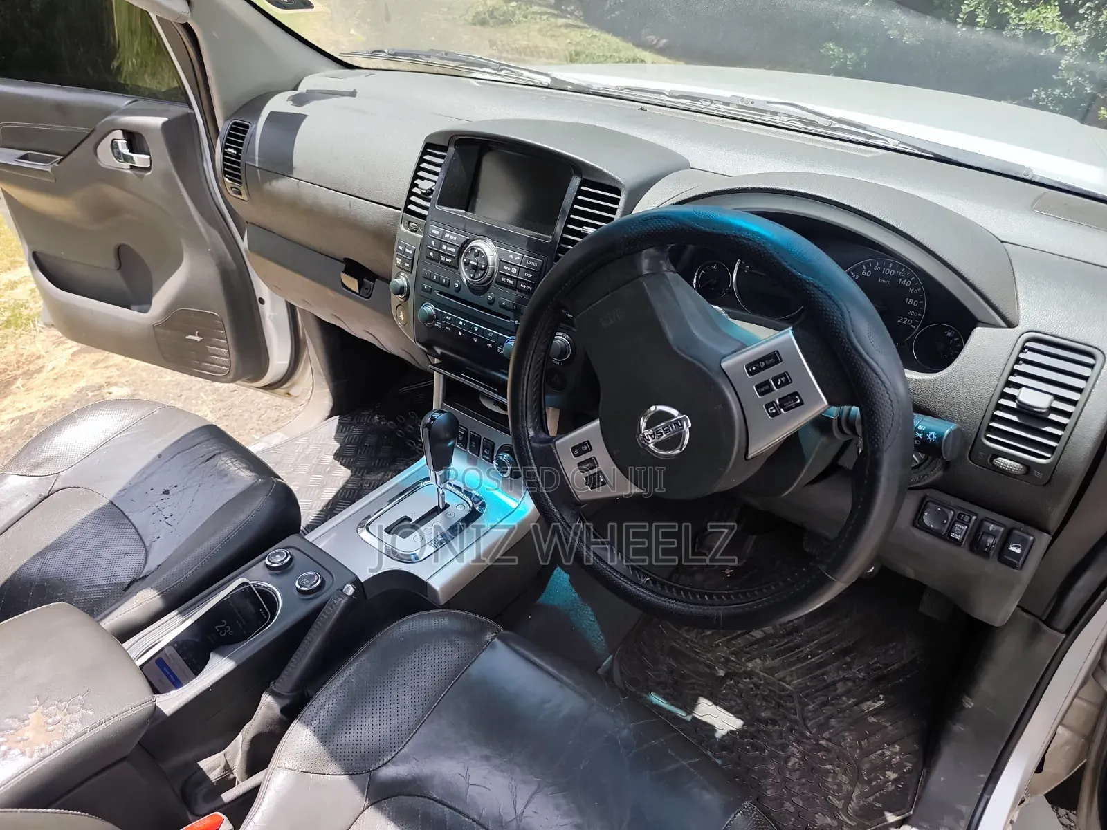 Nissan Pathfinder 2013 Silver