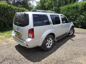 Nissan Pathfinder 2013 Silver