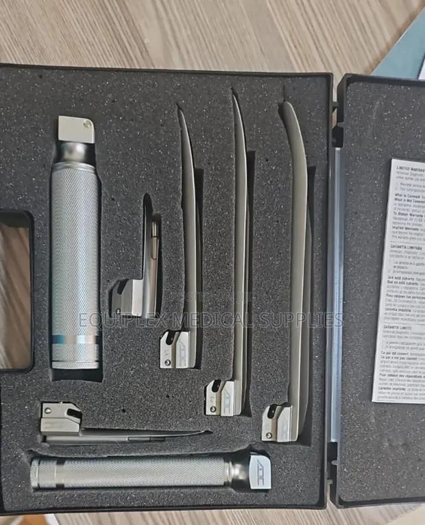 5 Blades Laryngoscope With Straight Blades (Miller Type)