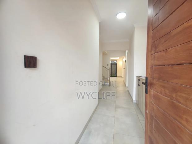 4bdrm Villa in Roysambu for sale - thumbnail 3