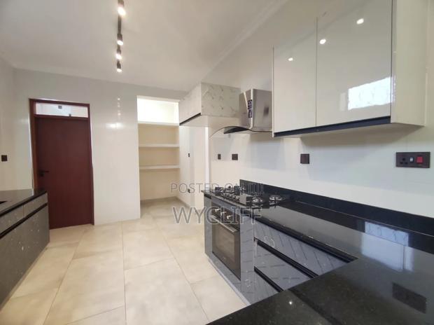4bdrm Villa in Roysambu for sale - thumbnail 5
