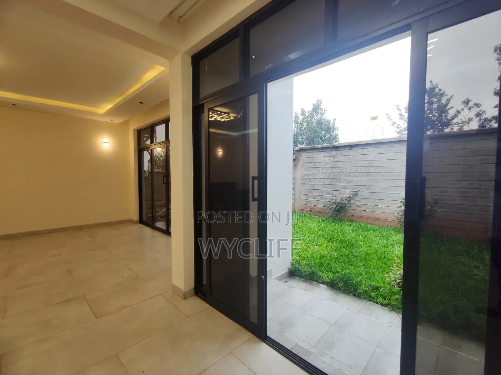 4bdrm Villa in Roysambu for sale