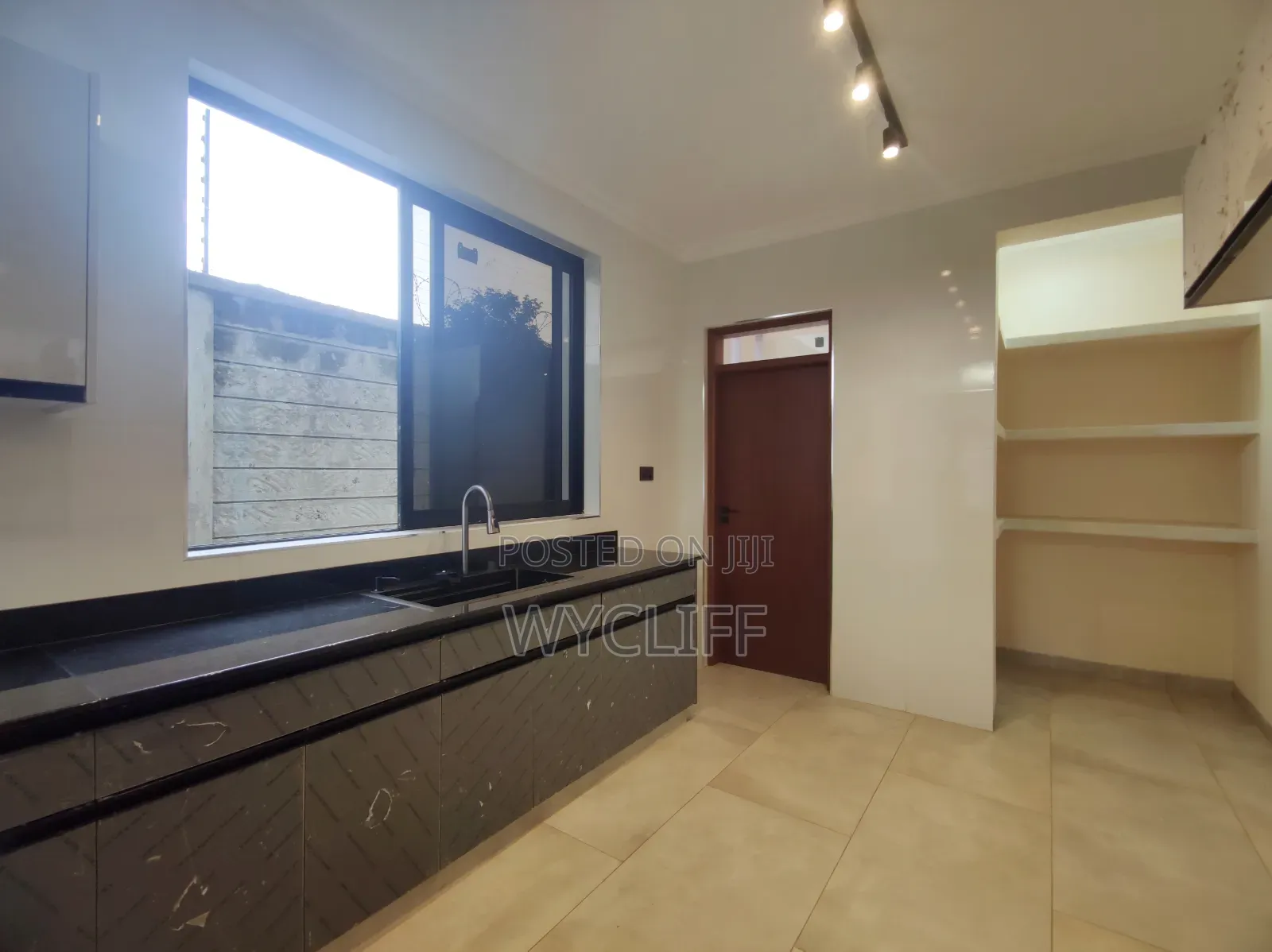 4bdrm Villa in Roysambu for sale