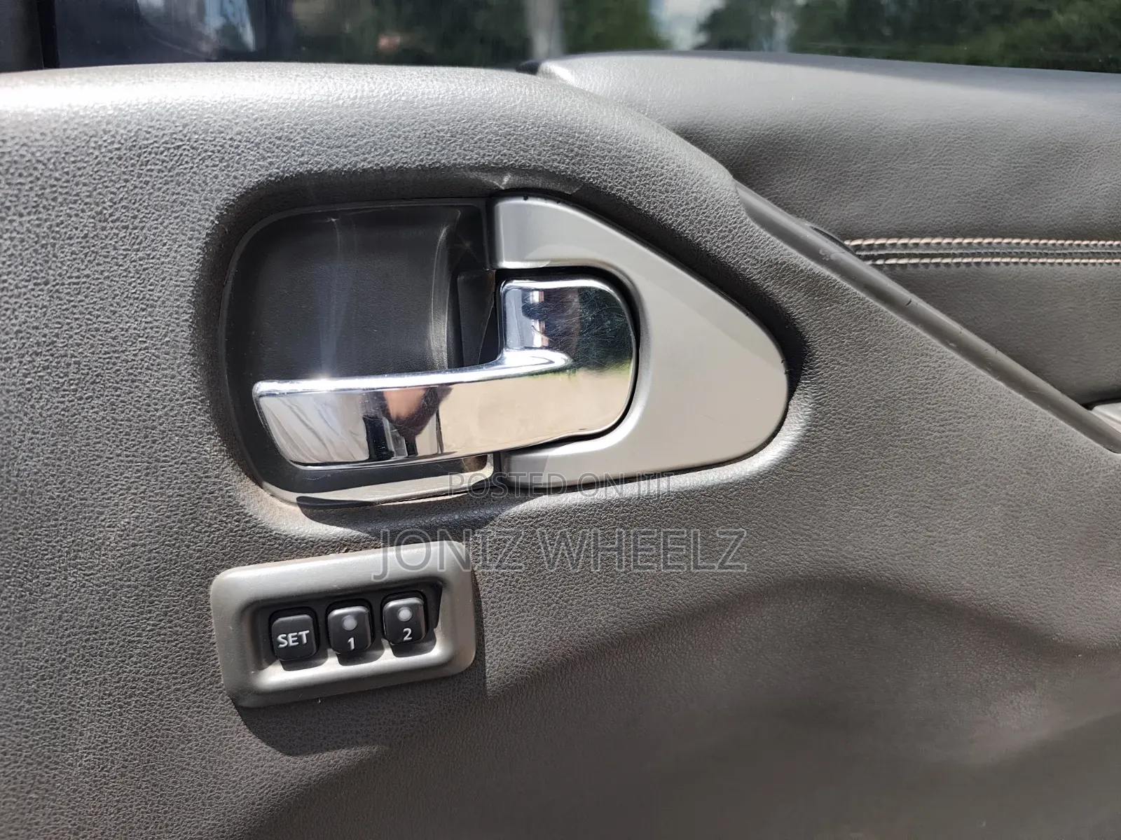 Nissan Pathfinder 2013 Silver