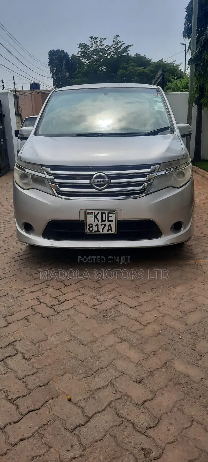 Nissan Serena 2014 Silver