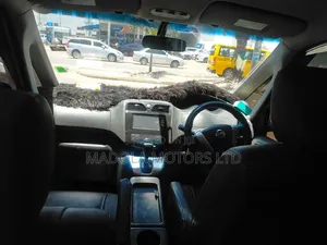 Nissan Serena 2014 Silver