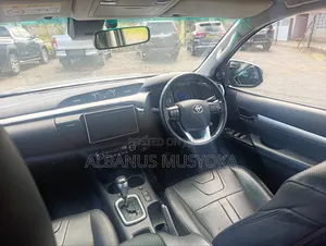 Toyota Hilux 2019 Silver