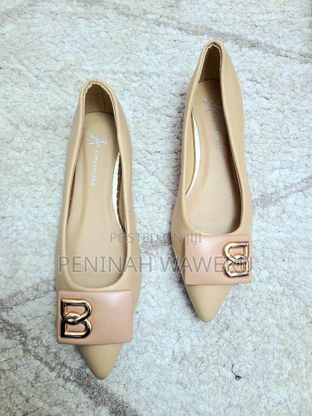 Ladies Flat Shoes - thumbnail 2