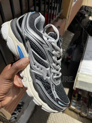 Saucony Pro Grid Omni 9