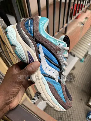 Saucony Pro Grid Omni 9