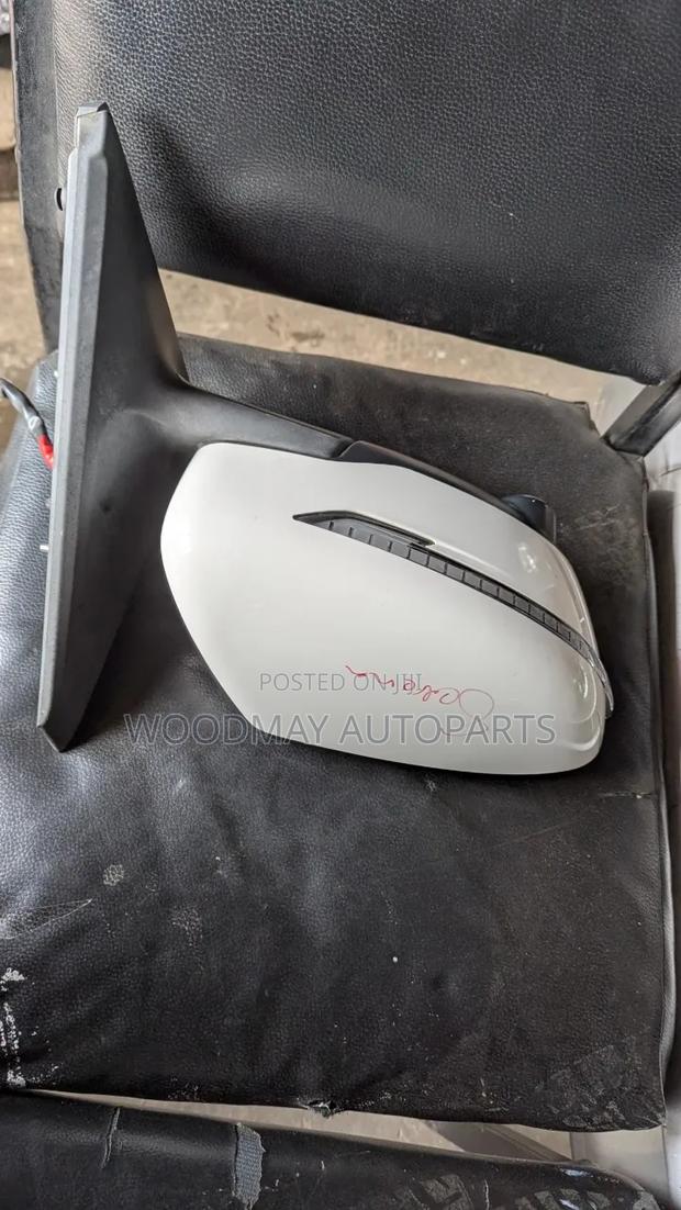 Nissan Serena Sidemirror