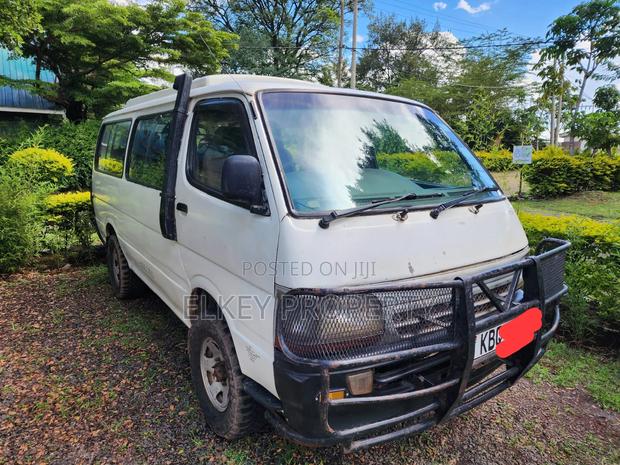 Toyota HiAce 2003 White - thumbnail 2