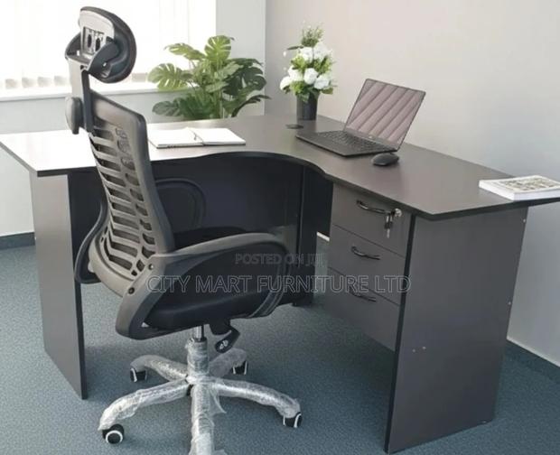 L Shaped/ Headrest Chair