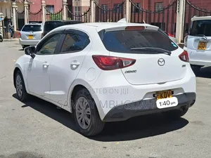 Mazda Demio 2018 Pearl