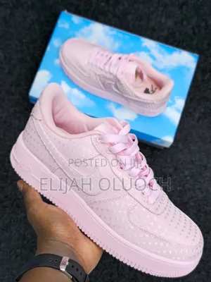 Nike Air Force 1 '07 Se 'Valentine's Day Pink Foam'.