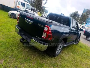 Toyota Hilux 2019 Green