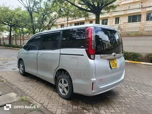 Toyota Noah 2015 Silver