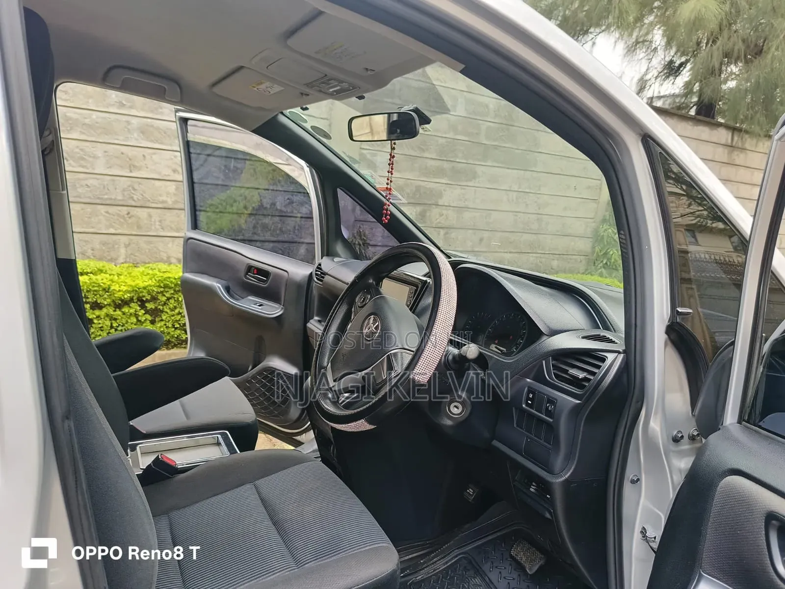 Toyota Noah 2015 Silver