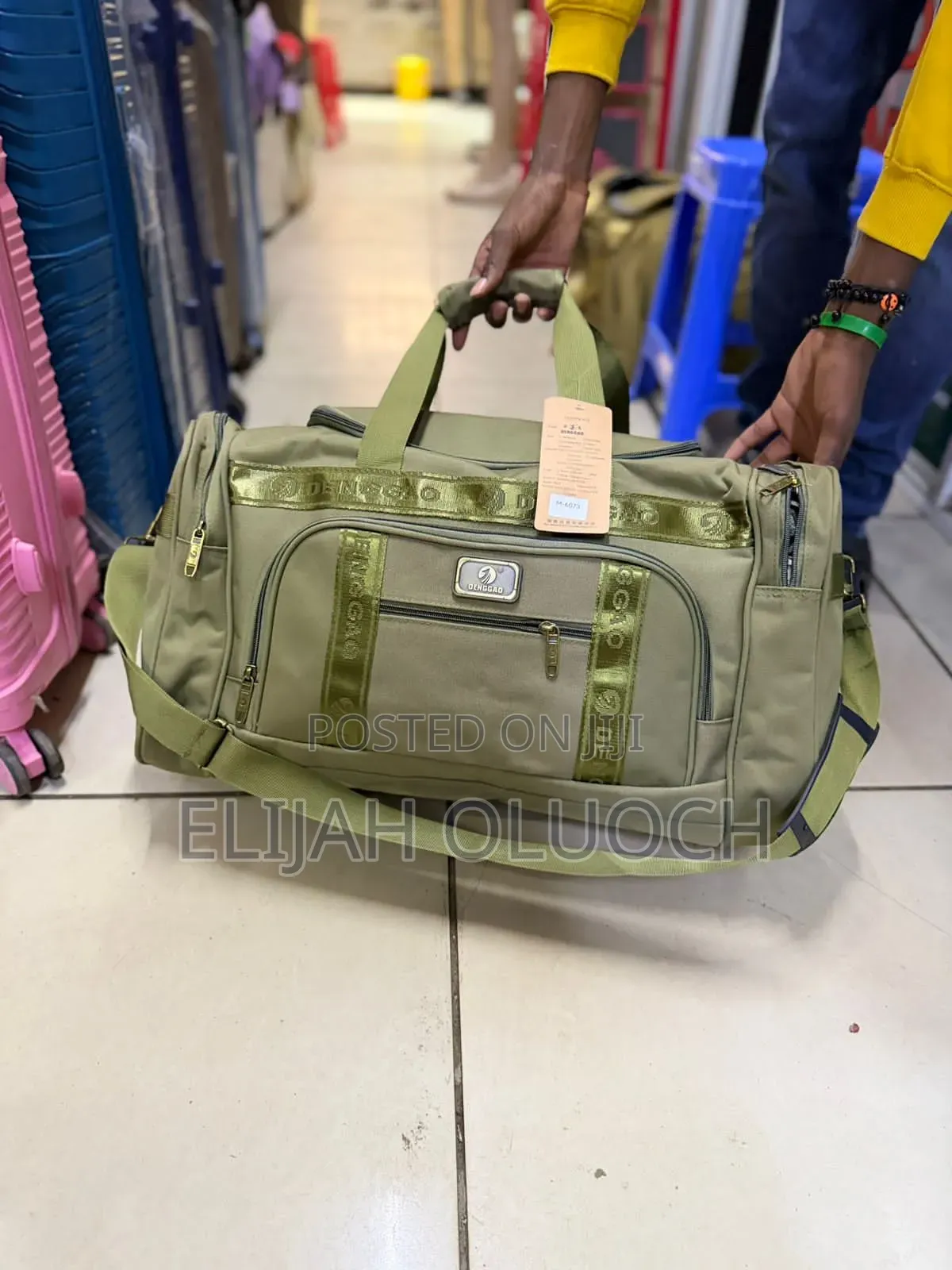 Canvas Material Medium Multi Pockets Travel Duffel Bag*
Beige