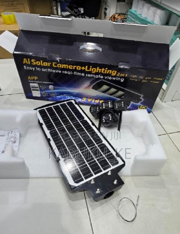 Three Lens 450w 4g Solar CCTV Camera With Floodlight