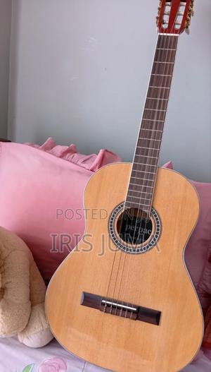 Acoustic Guitar - thumbnail 2