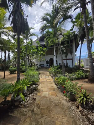 Furnished 5bdrm Villa in Giulia On 1/2 Acre, Watamu for sale