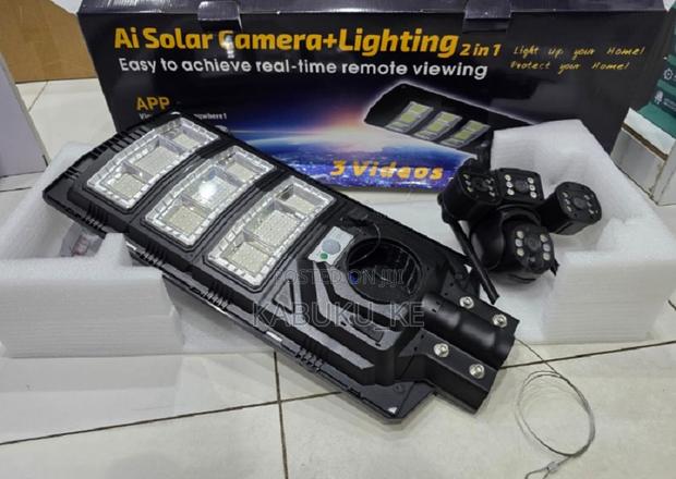 Triple Lens Solar Street Light PTZ Flood Light 4g Camera 450w